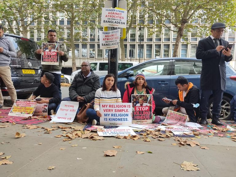 লন্ডনে আমরণ অনশনে  পুষ্পিতা গুপ্ত