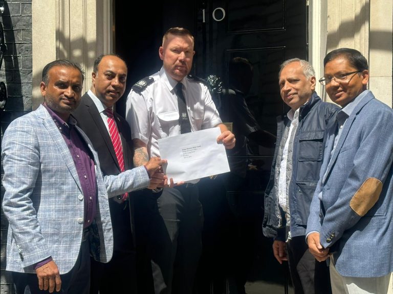 বাংলাদেশের গণহত্যার আন্তর্জাতিক স্বীকৃতির দাবিতে ব্রিটিশ প্রধানমন্ত্রীকে  স্মারকলিপি