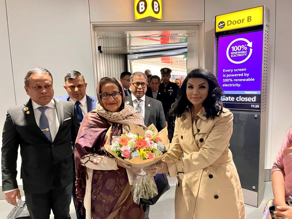 প্রধানমন্ত্রী শেখ হাসিনা  লন্ডনে পৌঁছেছেন