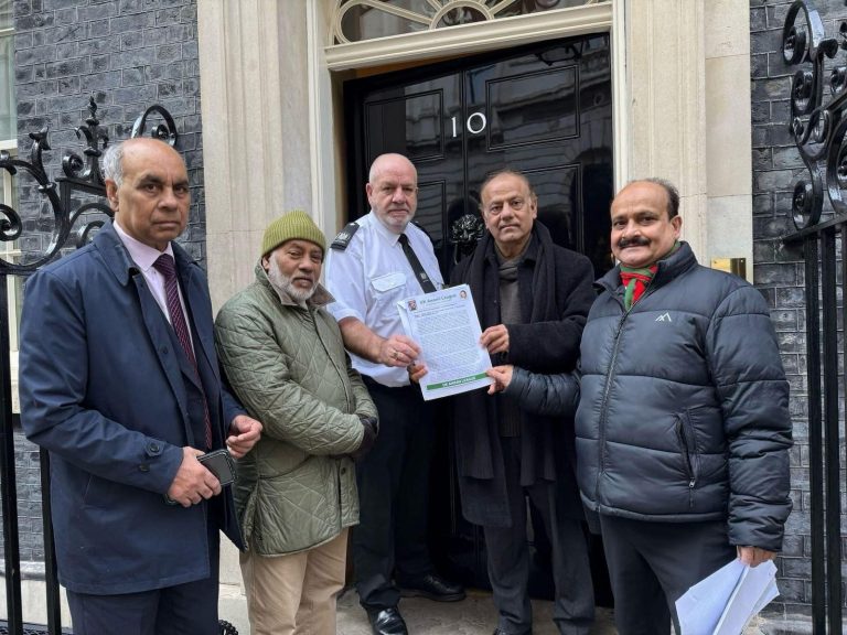 ড.ইউনুসের পদ্যত্যগের দাবীতে ব্রিটিশ প্রধান মন্ত্রীর বাসভবনের সামনে বিক্ষোভ সমাবেশ ও স্মারকলিপি প্রদান