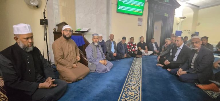 আব্দুল গাফফার চৌধুরীর স্মরণে লন্ডনে দোয়া ও মিলাদ মাহফিল