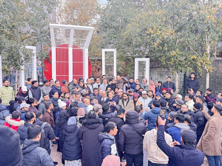 শেখ হাসিনার ফাঁসির রায়ের প্রতিবাদে লন্ডনে বিক্ষোভ মিছিল